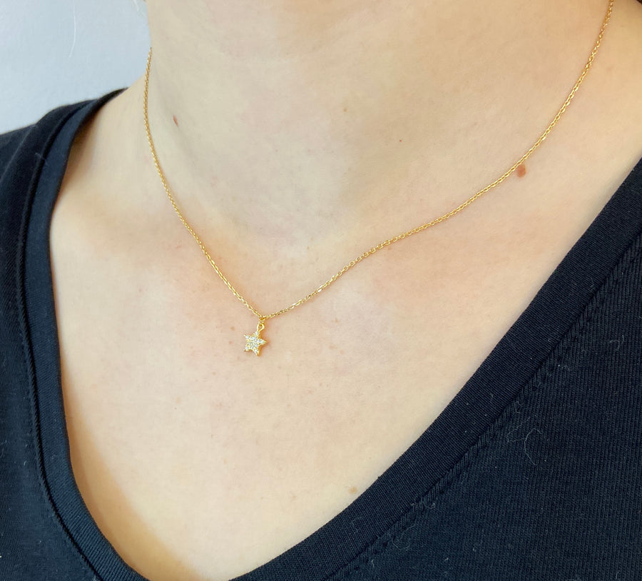 sparkle star necklace; 9ct Gold; delicate necklace